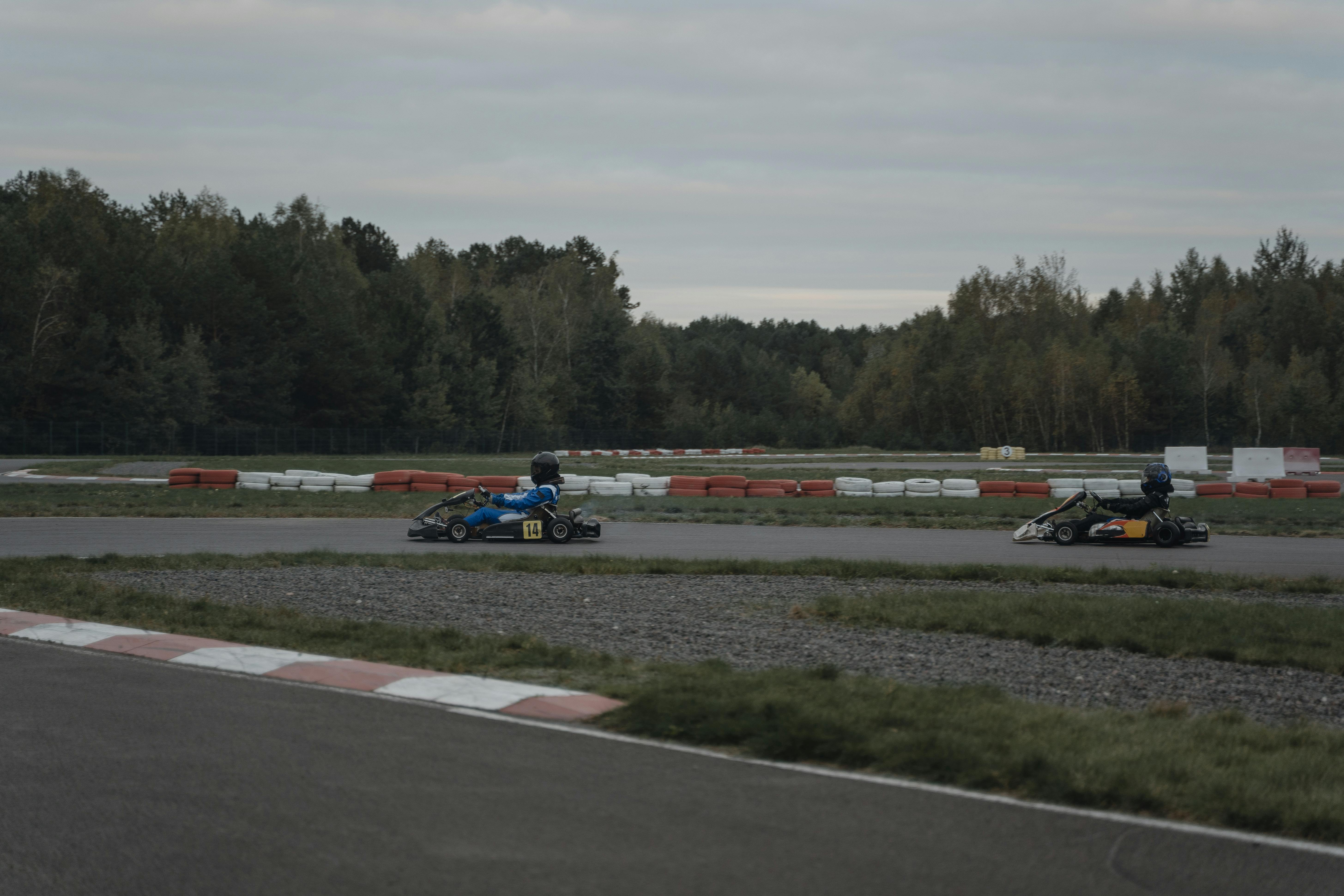 Top 7 Exciting Go Karting Tracks in Crawley You Can’t Miss This Year