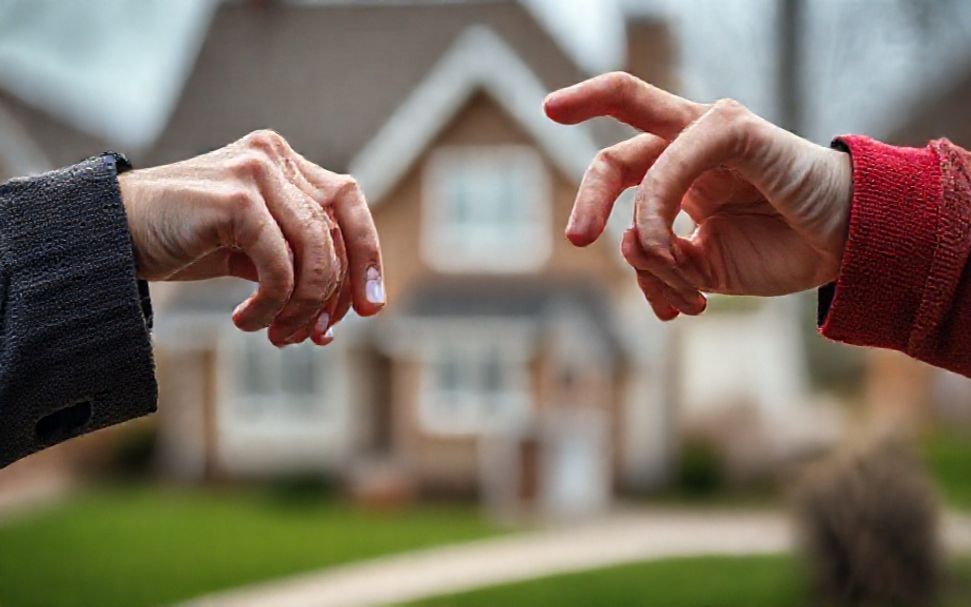 5 Smart Ways to Secure the Best House Deals in Crawley Before They’re Gone*