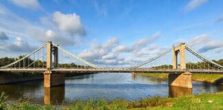Discover the Best of Crawley: Explore Three Stunning Bridges