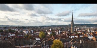 Stay informed with the latest weather updates in Crawley