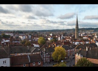 Stay informed with the latest weather updates in Crawley