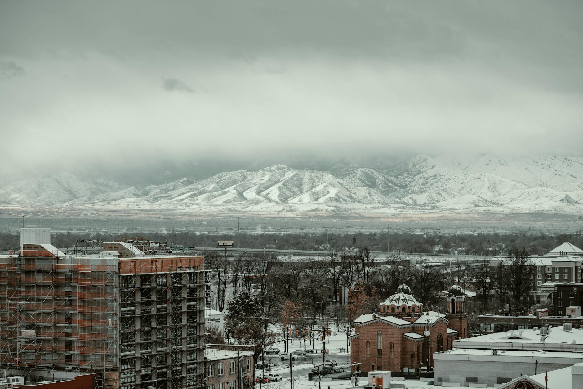 5 Ways BBC Weather Helps You Plan Your Day in Crawley and West Sussex*