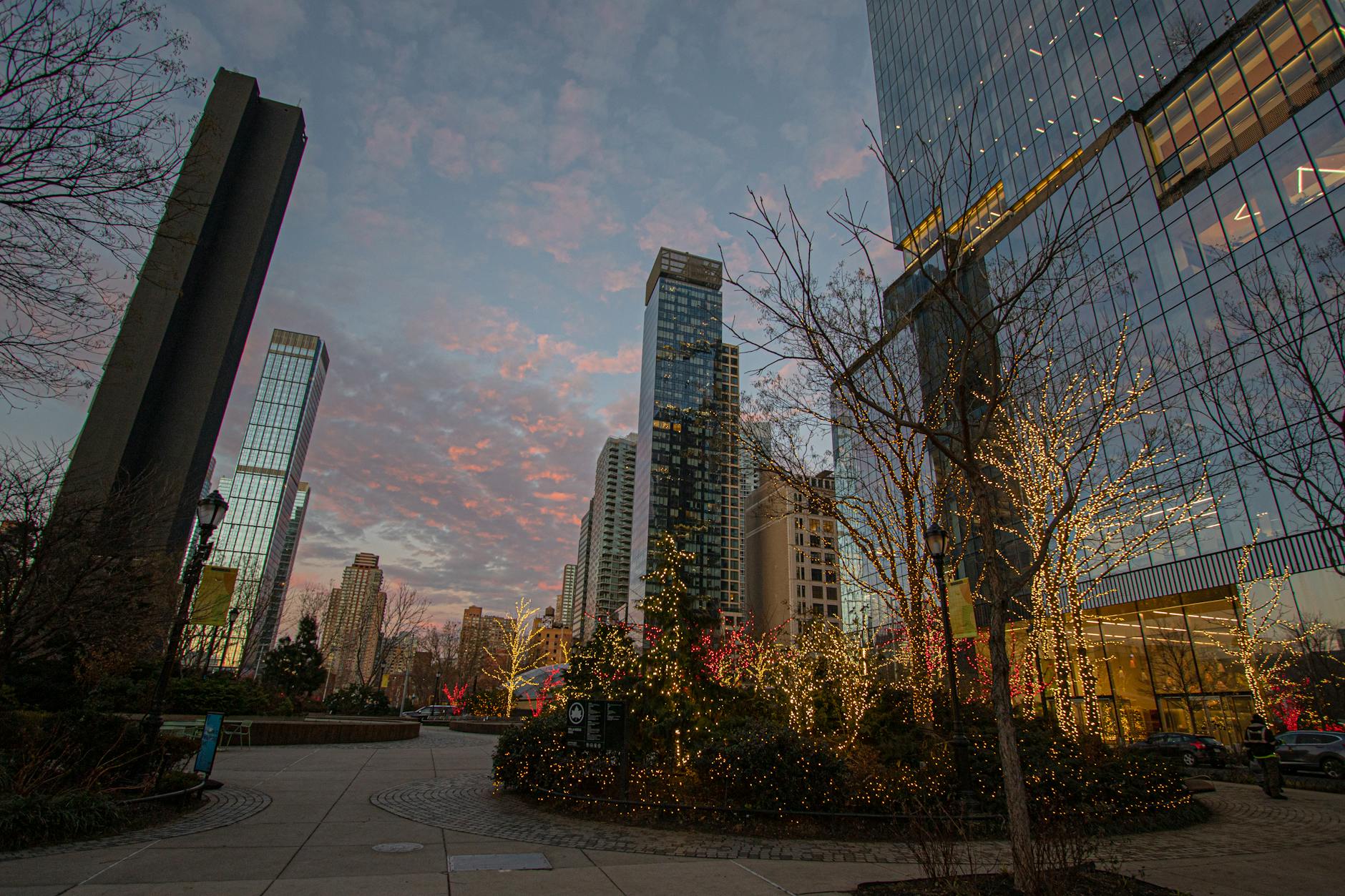 5 Ways Mrs Crawley’s Wit Disarmed Even the Most Stubborn Downton Residents*