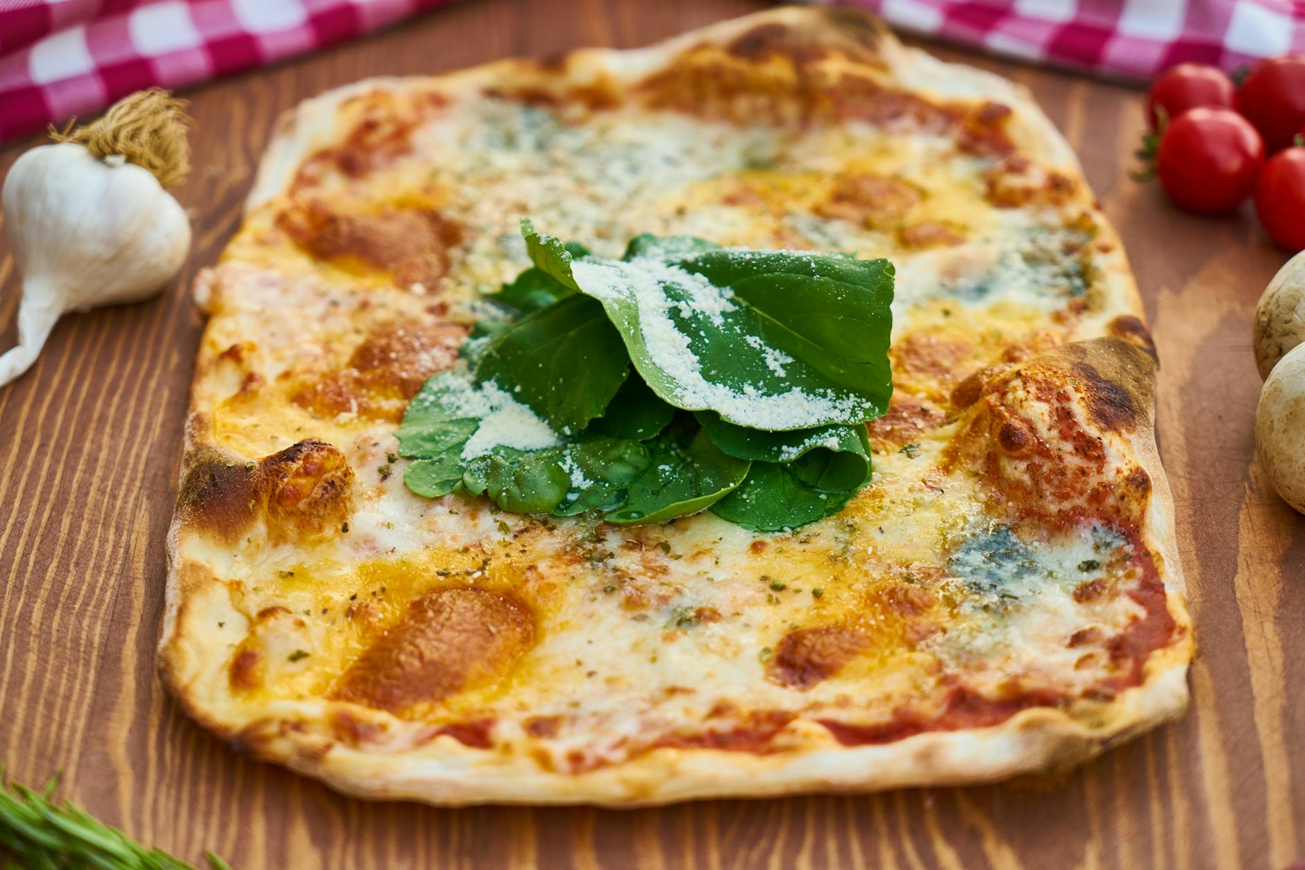 Discover the Secret to Crawley’s Best Pizza – Fresh Ingredients, Fast Delivery*
