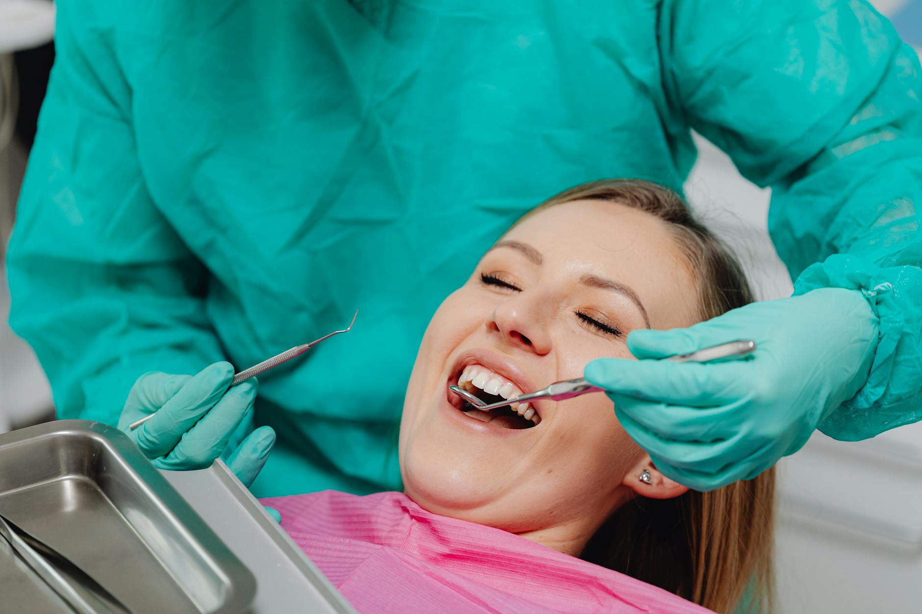How a Crawley Dental Clinic Can Transform Your Smile with Personalised Care*