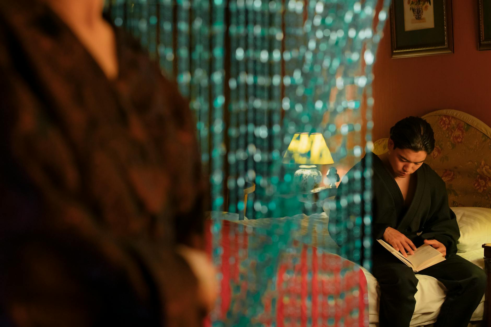 How to Book a Comfortable Hotel in Crawley Without Breaking the Budget*