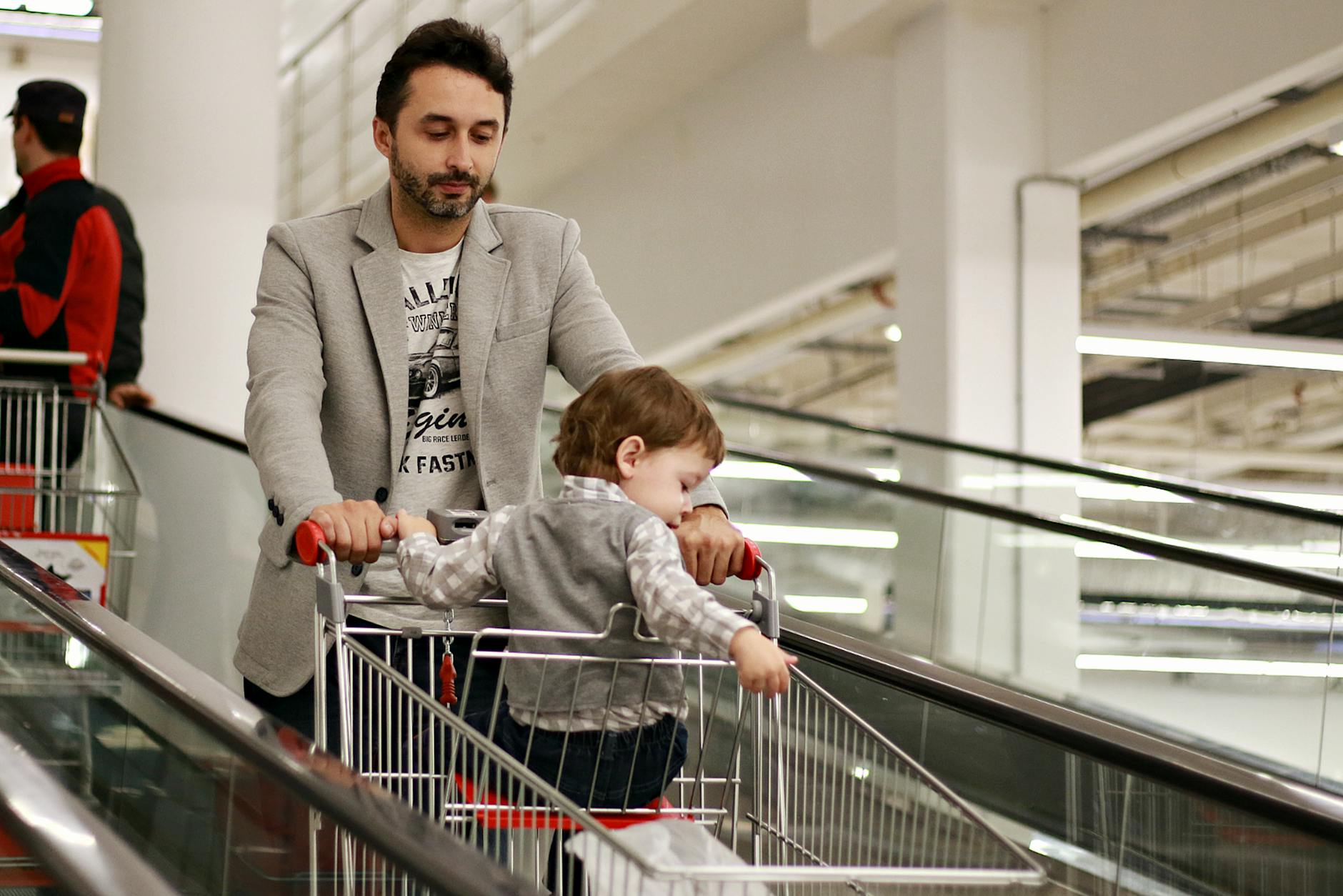 How to Navigate Crawley Shopping Mall Like a Pro: Insider Tips for a Stress-Free Experience"*