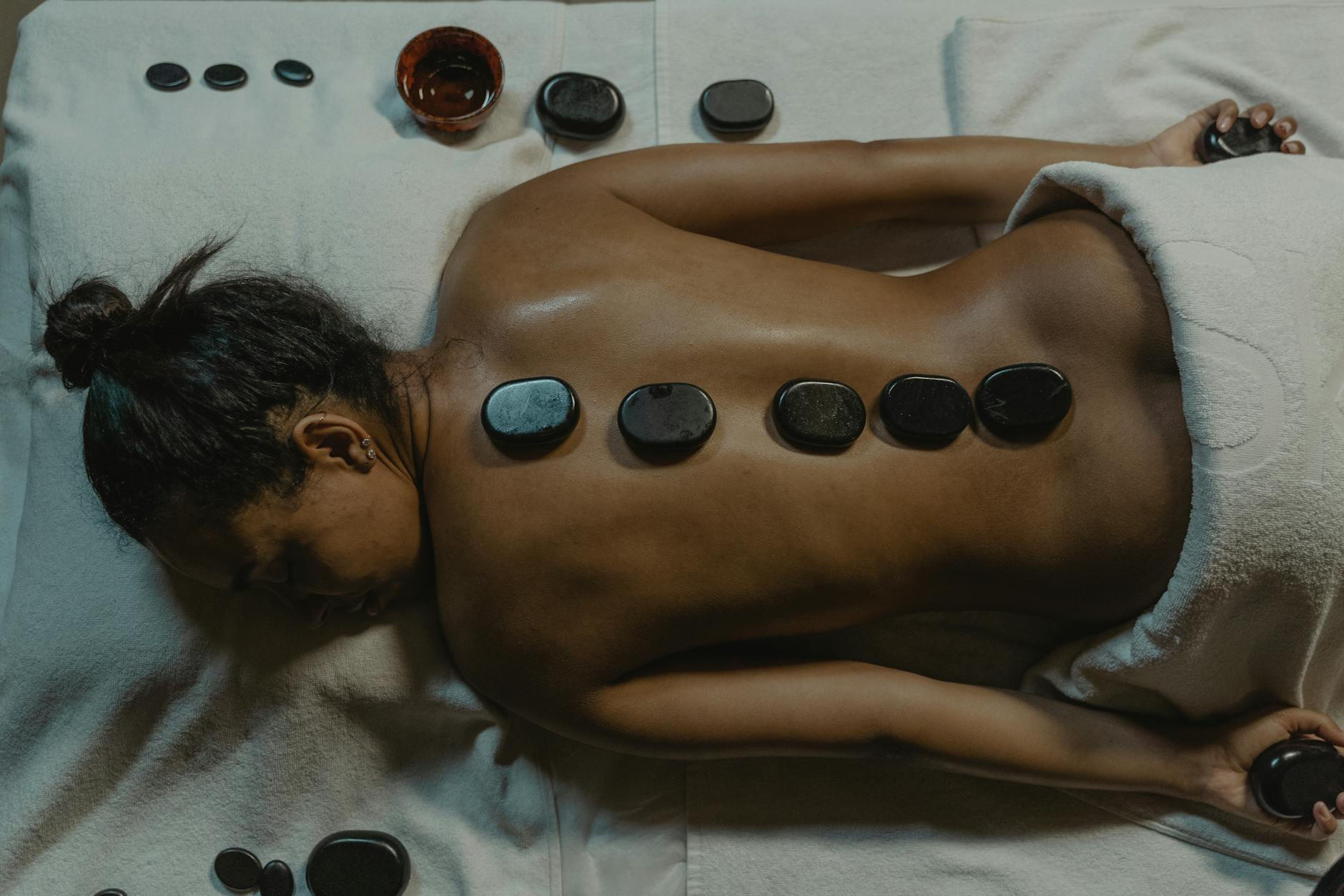 Why Hot Stone Massage in Crawley is the Ultimate Treat for Tired Muscles*