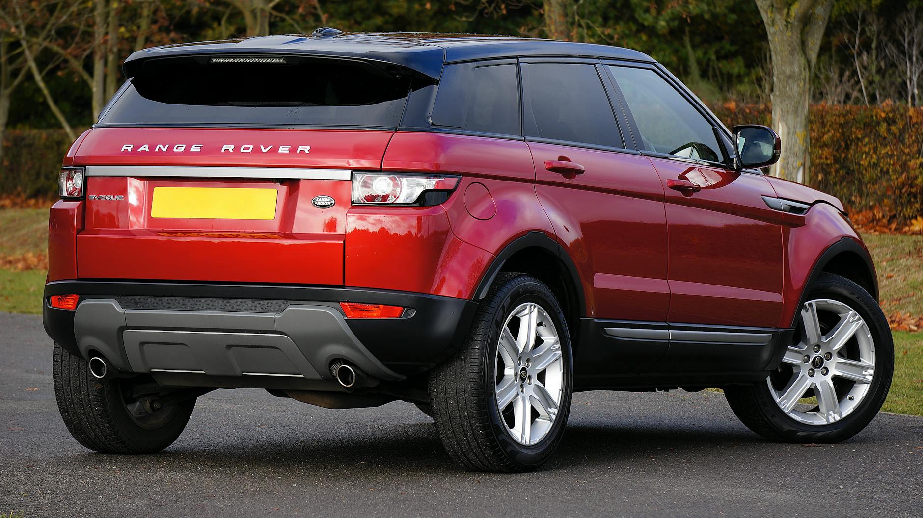 Why Land Rover Crawley is the Top Choice for Premium SUVs*