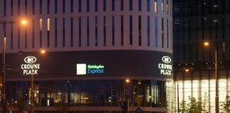 Luxury Stay Near Gatwick: Crowne Plaza London Gatwick Airport, Crawley