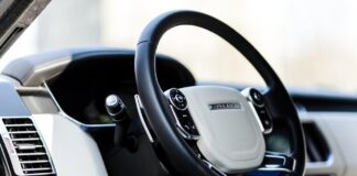 Premium Land Rover Servicing & Repairs in Crawley – Expert Care for Your Vehicle