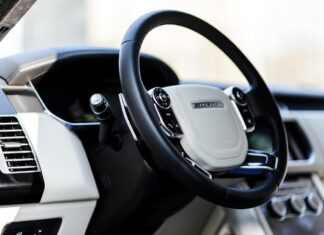 Premium Land Rover Servicing & Repairs in Crawley – Expert Care for Your Vehicle