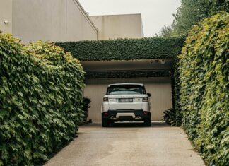 Discover Land Rover Crawley: Premium SUVs & Expert Service