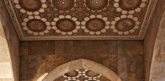 Discover Broadfield Mosque Crawley: A Community Hub for Worship & Support