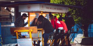 Enjoy a lively pub crawl at Greyhound Crawley – great drinks & vibrant atmosphere