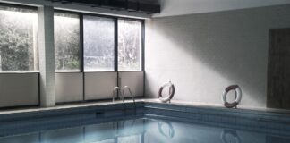 Enjoy a refreshing swim at K2 Crawley’s modern, family-friendly pool